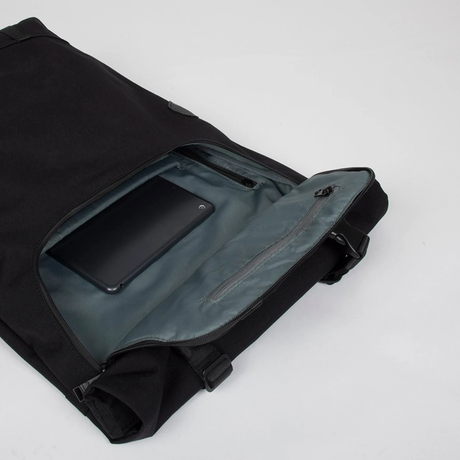 Doughnut Christopher Nylon Black Series 12 Doughnut Christopher Nylon Black Series - Image 10