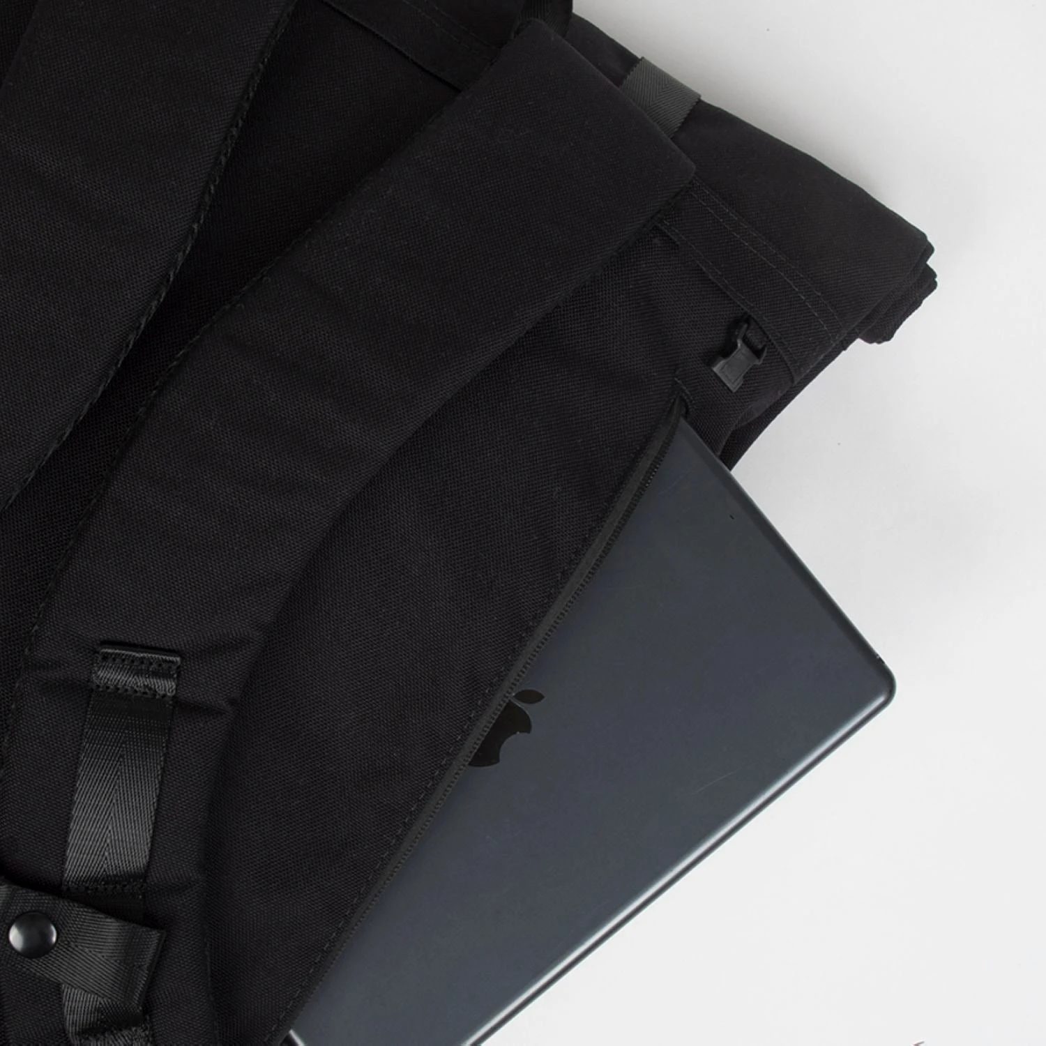 Doughnut Christopher Nylon Black Series 11 Doughnut Christopher Nylon Black Series - Image 9